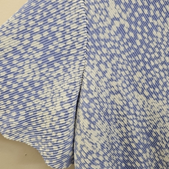 ASTR the Label Short Sleeve Plisse Top - Picture 4 of 11